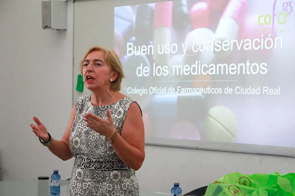 Ana Mu&ntilde;oz Aguilar, al inicio de su charla ayer