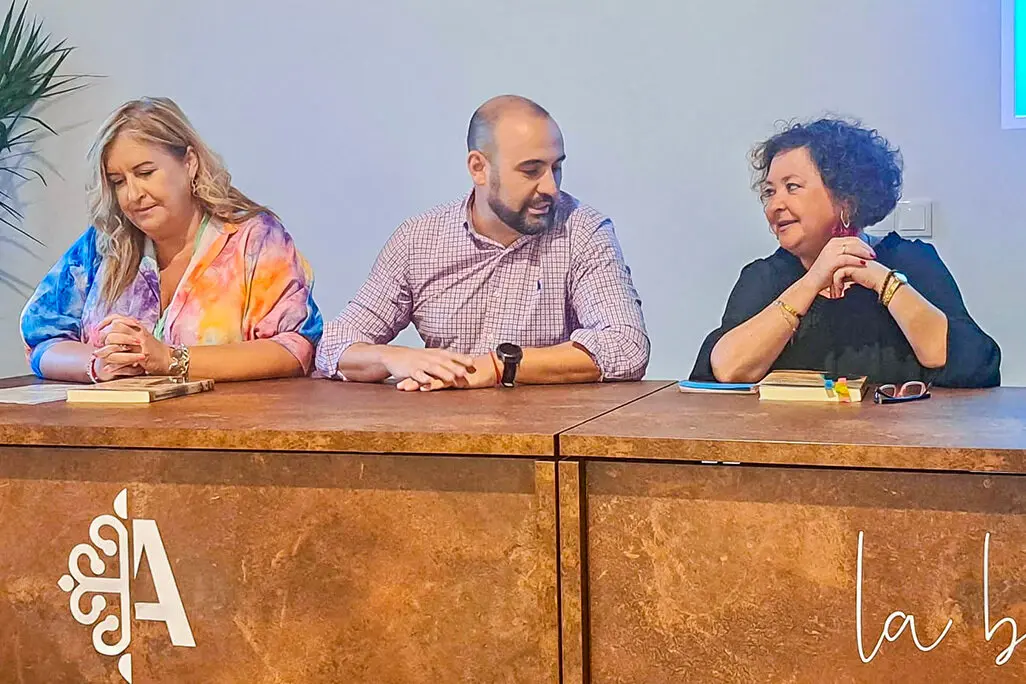 Carmen Gonz&aacute;lez, Jes&uacute;s Ruiz y Gala Cano