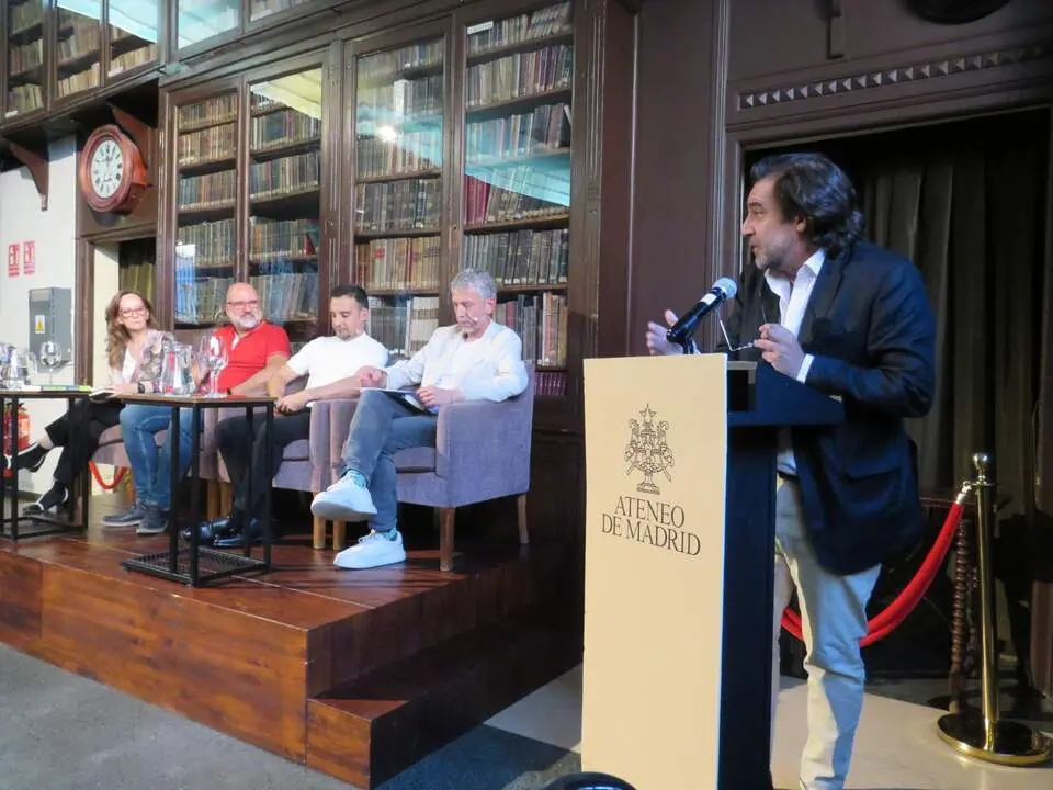 Karmele Aramburu; Juan Manuel Luc&iacute;a Megias; Alejandro Amen&aacute;bar; David Trias y Lu&iacute;s Arroyo