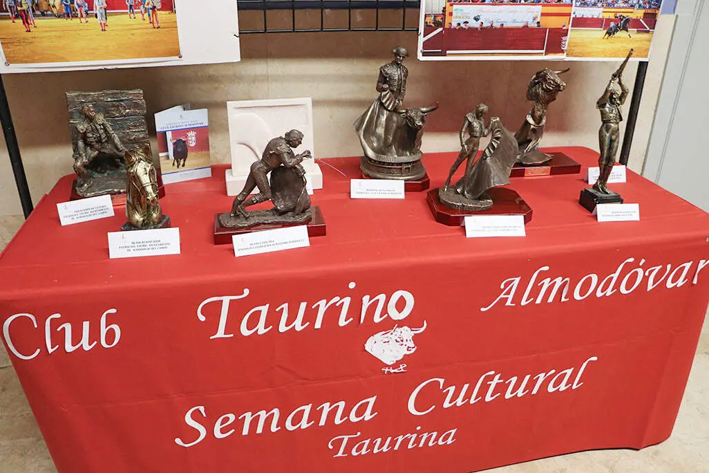 Elenco de estatuillas que se entregar&aacute;n en la cena de clausura