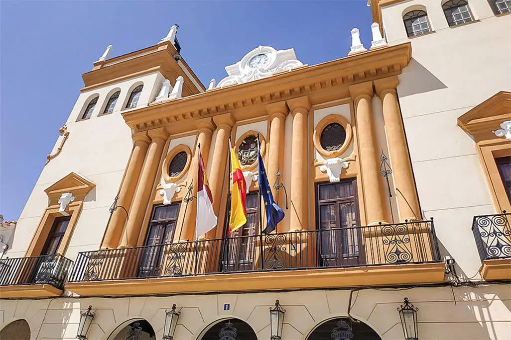 Ayuntamiento de Almod&oacute;var del Campo