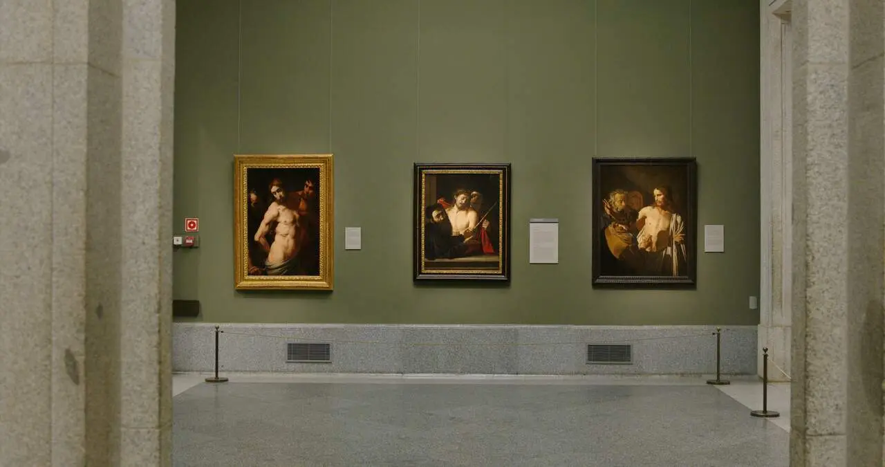 Sala 7 del Museo del Prado con el Ecce Homo de Caravaggio