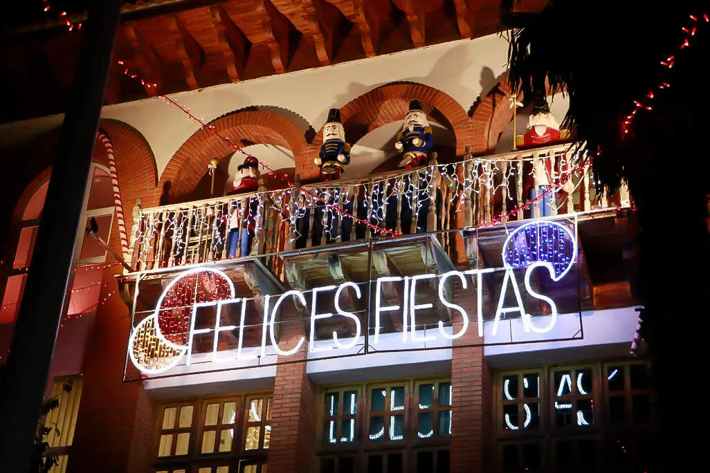 Fachada del edificio consistorial de Argamasilla de Calatrava en estas fechas