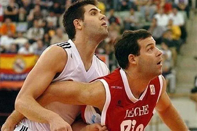 Alfonso Reyes, junto a su hermano Felipe
