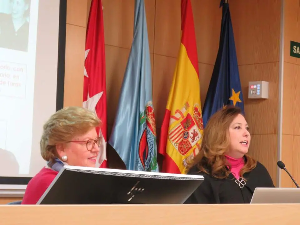 Mar&iacute;a Hern&aacute;ndez-Sampelayo y Cristina Hermida del Llano