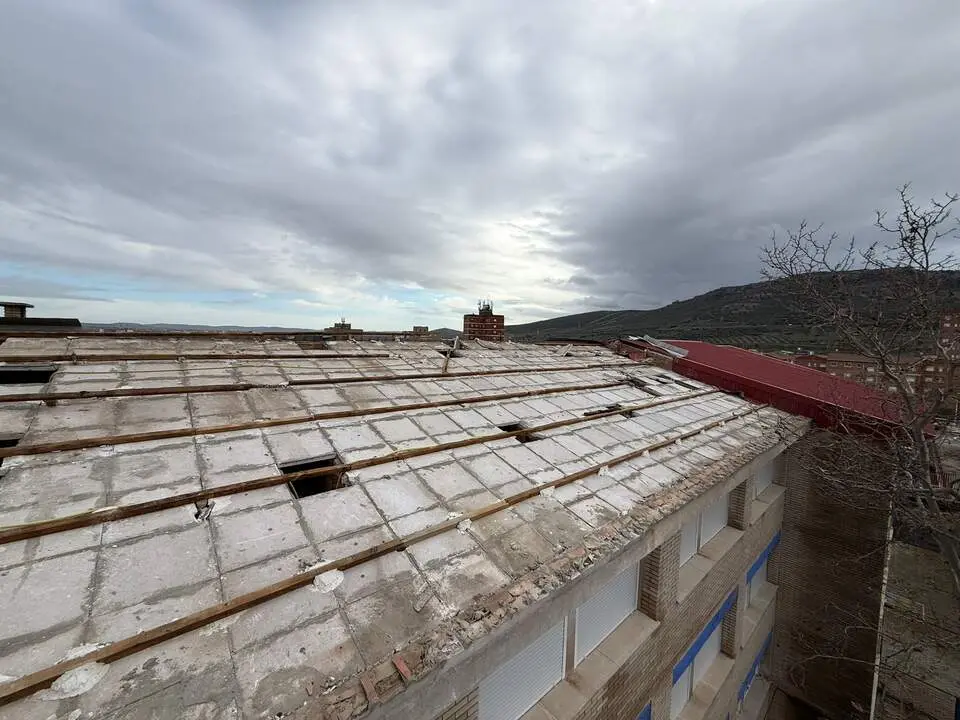 Da&ntilde;os en la cubiera del instituto 'Severo Ochoa' de Puertollano
