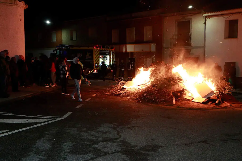 Encendido de la candelaria de san Juan Bautista de la Concepci&oacute;n este pasado viernes