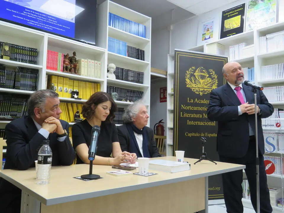 Ridha Mami; Malek Souaiy; Francisco Guti&eacute;rrez Carbajo y de pie, Basilio Rodr&iacute;guez Ca&ntilde;ada