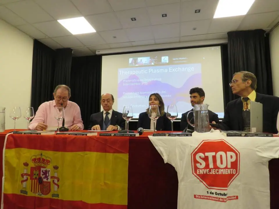 De izquierda a derecha, Alfonso G&oacute;mez Prieto; Juan L&oacute;pez Mart&iacute;nez; Maria Virginia Rosales; Gabriel V&aacute;zquez y Jos&eacute; Luis Cordeiro