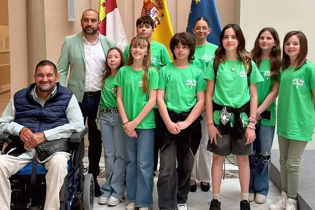 Integrantes del consejo rabanero que estuvo en el encuentro provincial, junto a los mun&iacute;cipes que les acompa&ntilde;aron
