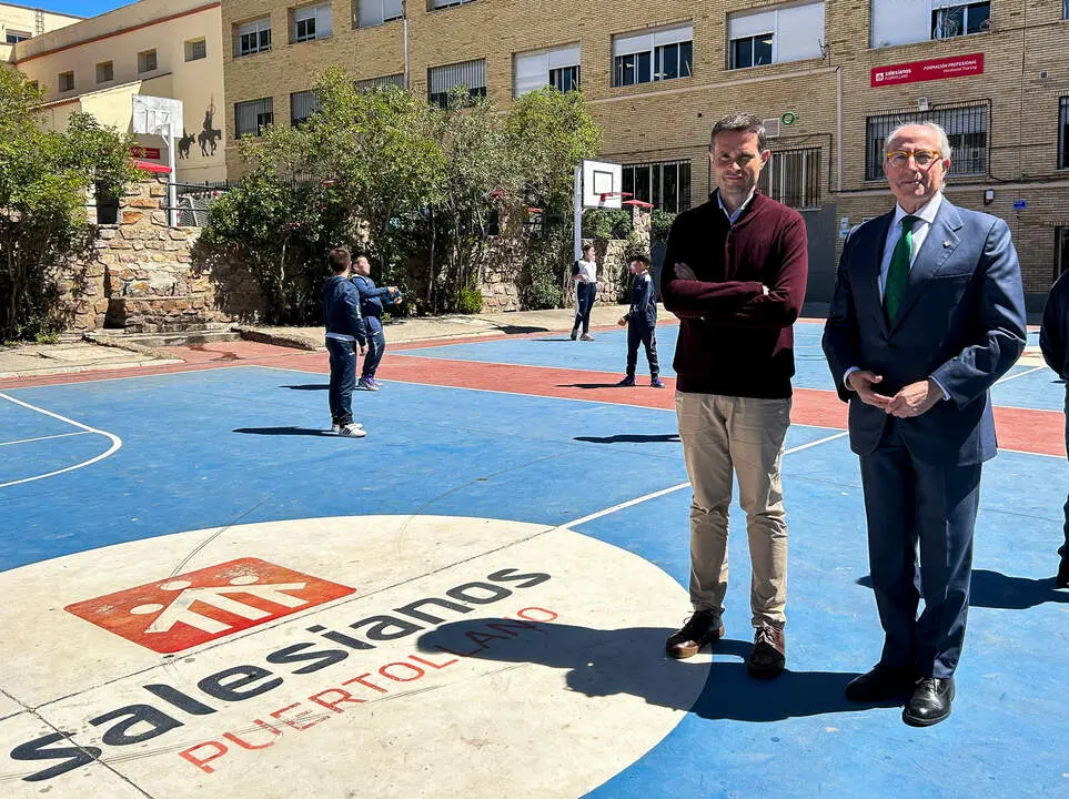 Sergio Oter y Mariano Le&oacute;n, en el Colegio Salesiano