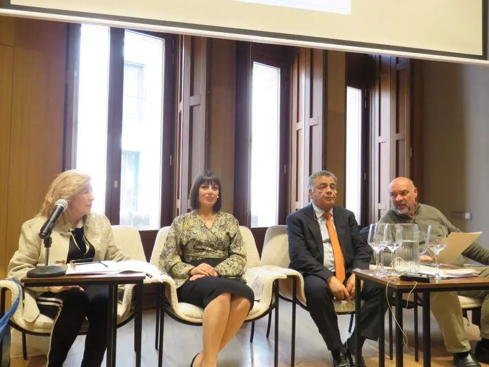 Mar&iacute;a Antonia Garc&iacute;a de Le&oacute;n; Marwa Marnaoui; Ridha Mami y Basilio Rodr&iacute;guez Ca&ntilde;ada