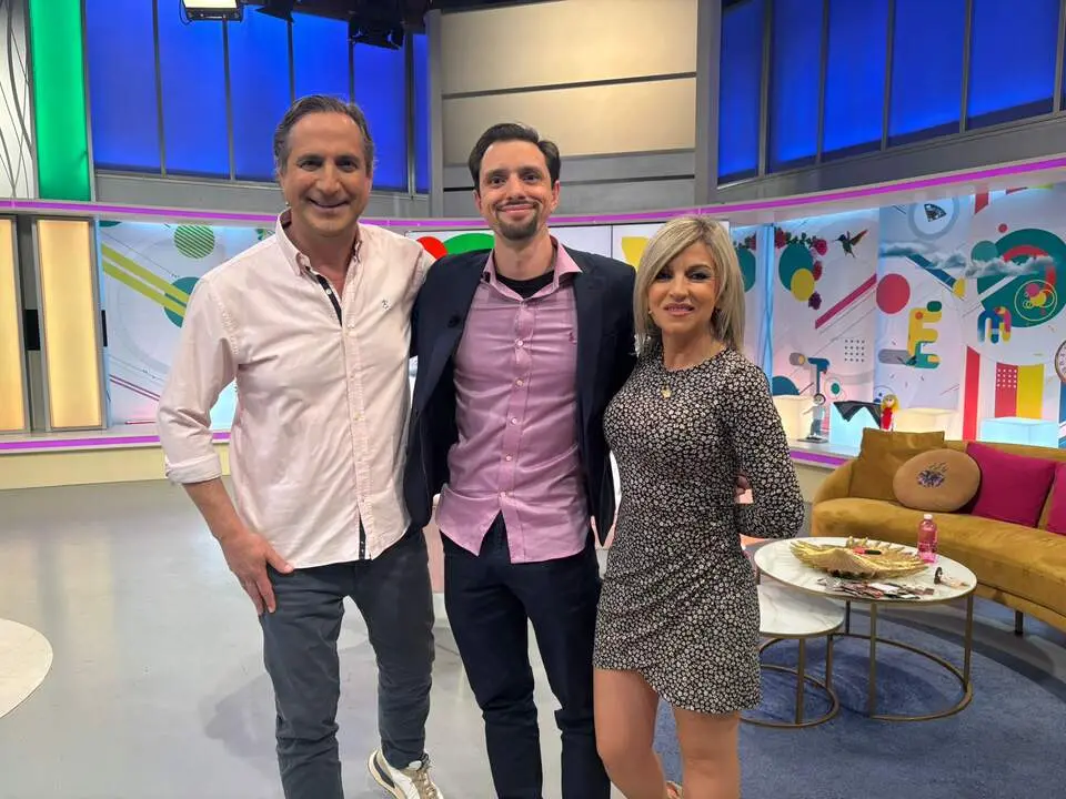 Antonio Puertas, ganador del bote de 'Atr&aacute;pame si puedes', visita el programa 'Estando Contigo'