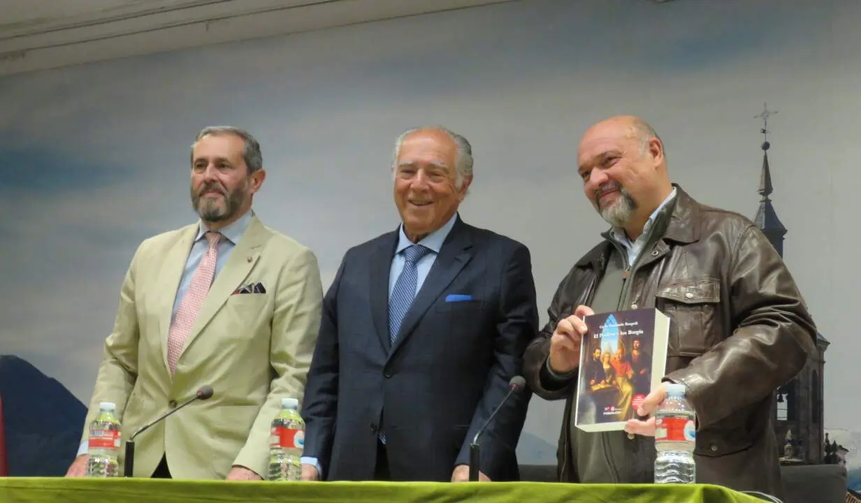 De izquierda a derecha ; Alfonso de Ceballos-Escalera y Gila ; Carlo Emanuele Ruspoli y Basilio Rodr&iacute;guez Ca&ntilde;ada