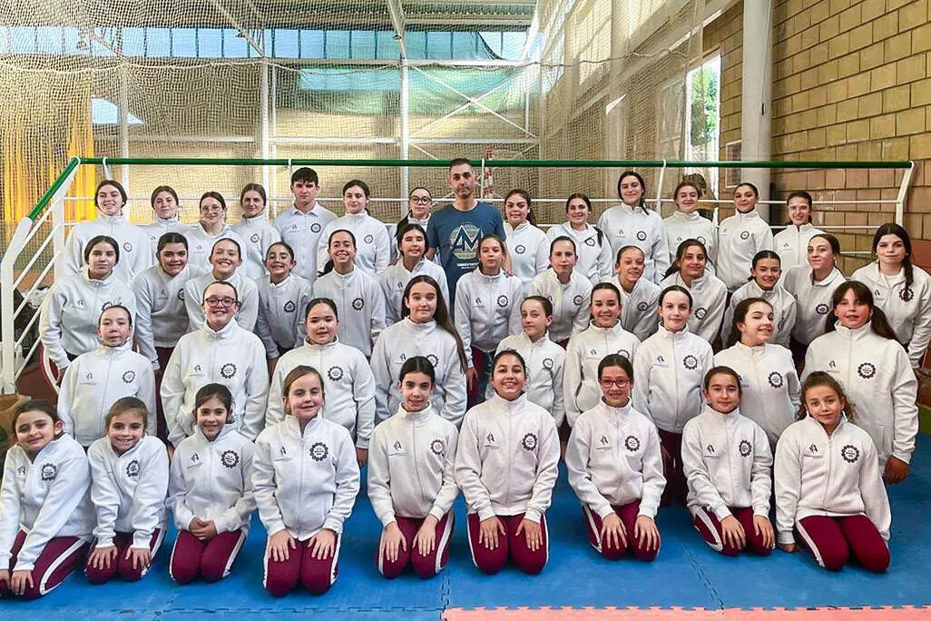 Integrantes de la delegaci&oacute;n rabanera de Fitkid, junto al concejal &Aacute;lvaro Calso