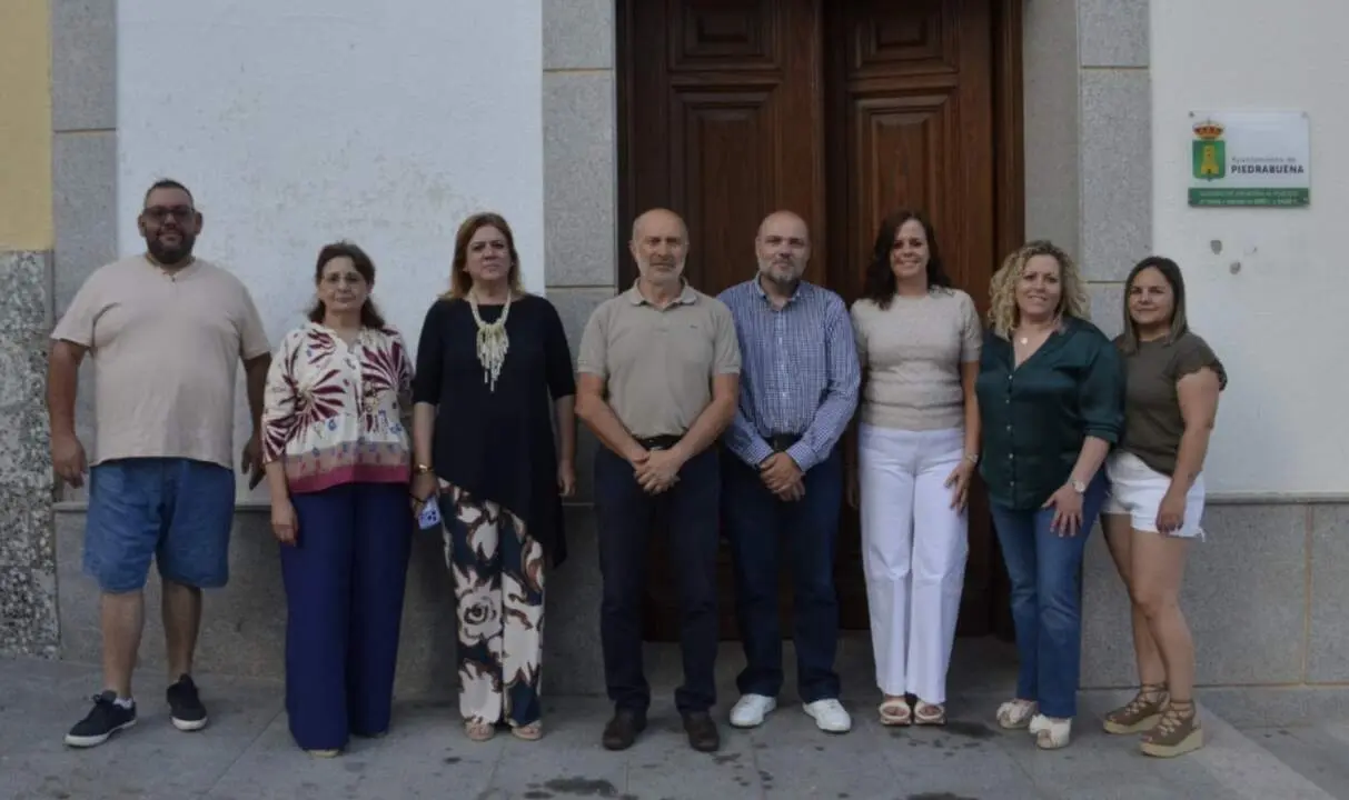 Autoridades participan en una reuni&oacute;n previa a la manifestaci&oacute;n