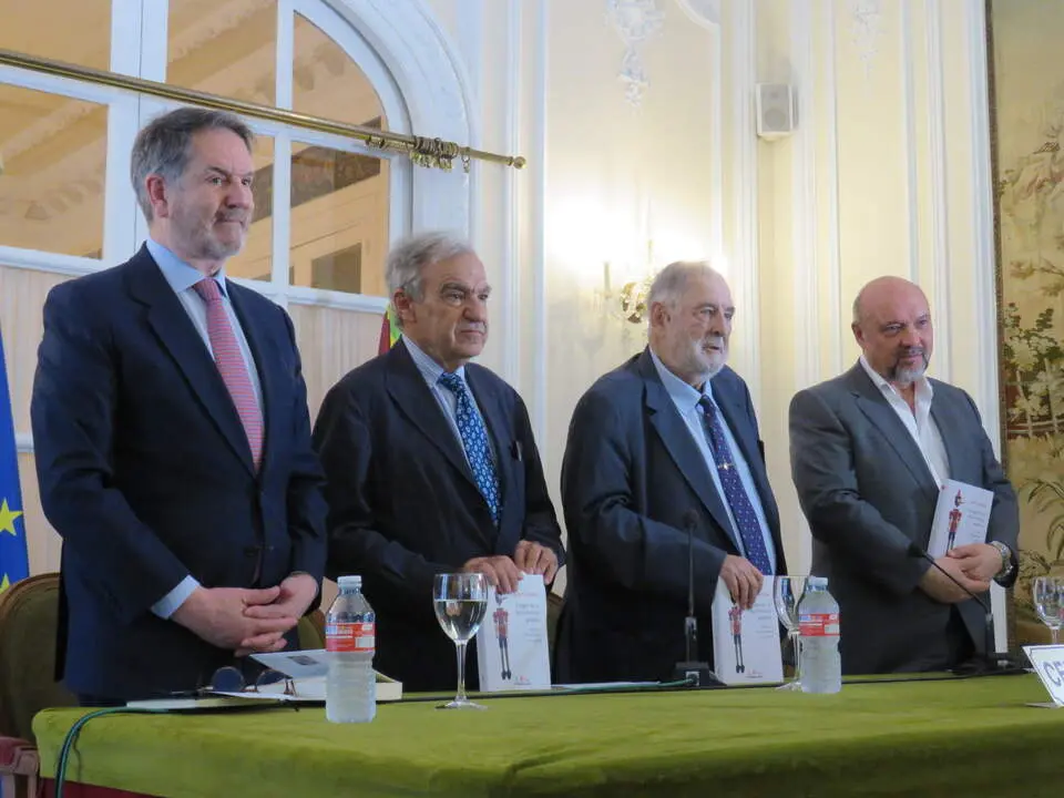 De izquierda a derecha, Bieito Rubido; Luis Peral; Juan Van-Halen y Basilio Rodr&iacute;guez Ca&ntilde;ada
