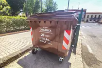 Uno de los quince contenedores distribuidos por el casco urbano almodovare&ntilde;o