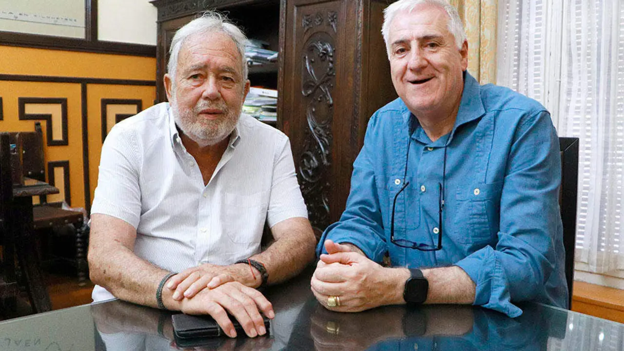 Antonio Le&oacute;n y Jos&eacute; Lozano, departiendo esta semana en el despacho de alcald&iacute;a