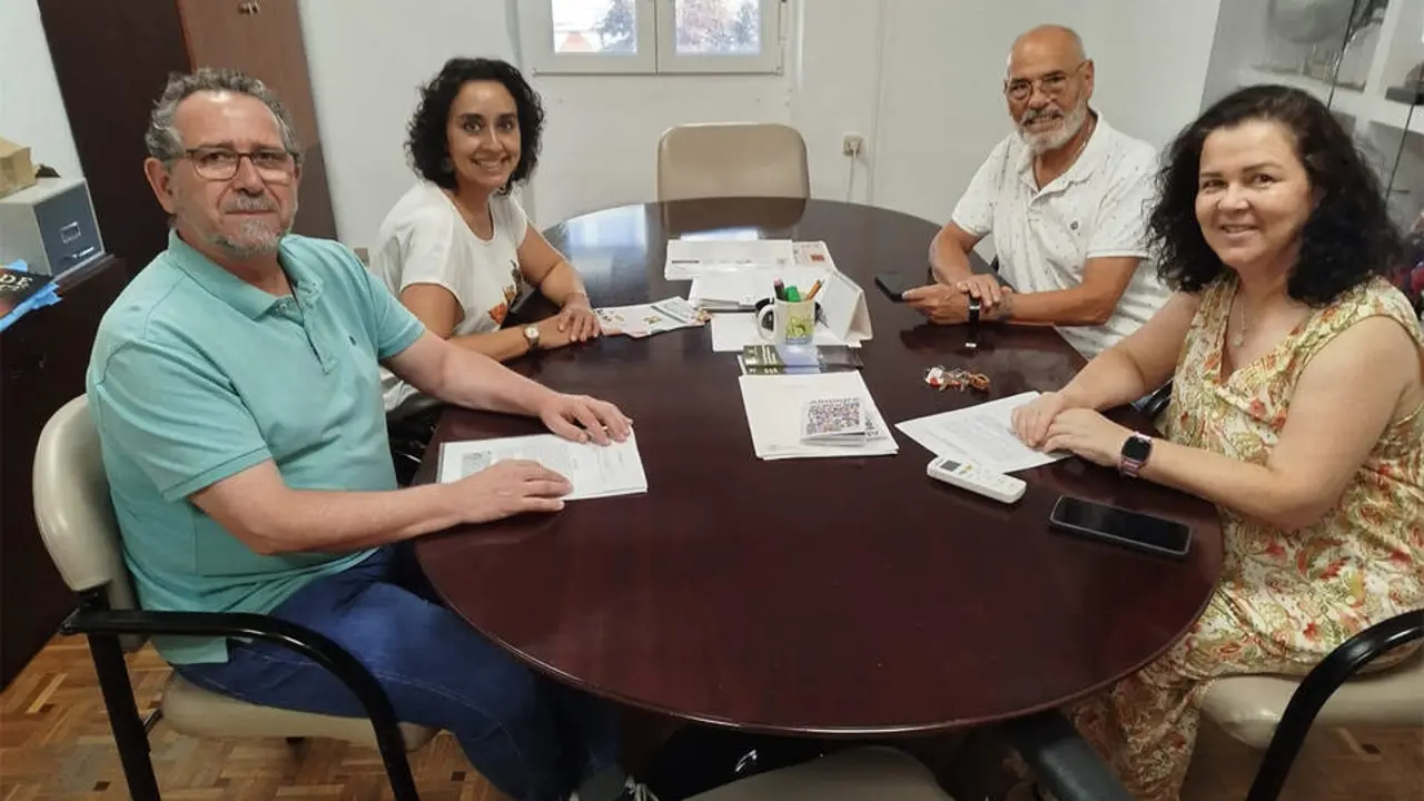 Un momento durante la deliberaci&oacute;n de los miembros del jurado en Aldea del Rey, en la imagen Luis D&iacute;az-Cacho, Elisabeth Porrero, Luis Romero de &Aacute;vila y Araceli Valbuena