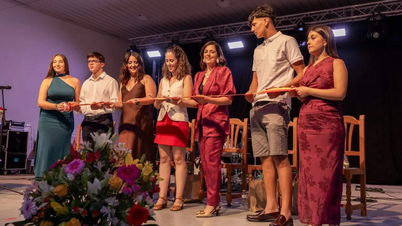 Corte de cinta inaugural de las fiestas