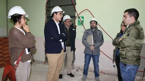 Eulalio D&iacute;az-Cano visita las obras del Centro de Mayores de Almagro
