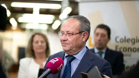 El consejero de Hacienda, Administraciones P&uacute;blicas y Transformaci&oacute;n Digital, Juan Alfonso Ruiz Molina