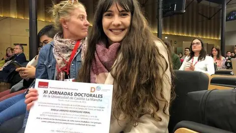 Sheila Arroyo, con el diploma de su premio