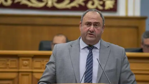 El consejero de Agricultura, Ganader&iacute;a y Desarrollo Rural, Juli&aacute;n Mart&iacute;nez Liz&aacute;n