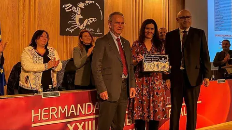 Distinci&oacute;n Hermandad de Donantes de Cuenca a la Fundaci&oacute;n Globalcaja