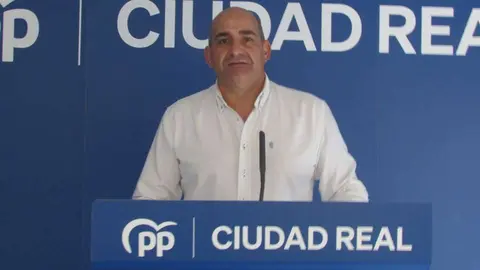 El portavoz del Partido Popular de Pozuelo de Calatrava, Juli&aacute;n Triguero