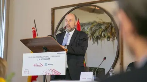 El director gerente del SESCAM, Alberto Jara