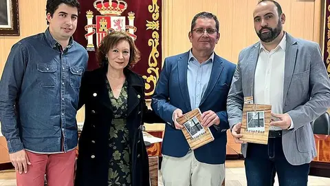Mazoteras, Torres y Cruz Due&ntilde;as, junto al alcalde