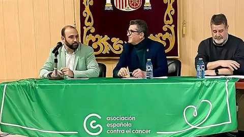 Jes&uacute;s Ruiz, Marciano S&aacute;nchez y Javier Carreras, en la mesa de intervinientes