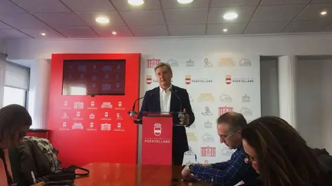 Andr&eacute;s G&oacute;mez, concejal de Hacienda, en rueda de prensa