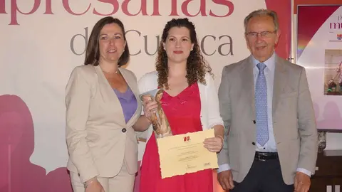 El presidente de la Fundaci&oacute;n Globalcaja entreg&oacute; el premio Empresaria Rural a Ana Abad_Easy-Resize.com