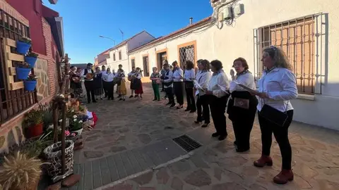 Cantando los mayos