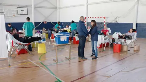 Lugar donde se realizaban las extracciones, en varias camillas atendidas por profesionales de enfermer&iacute;a