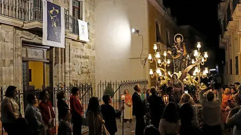 Procesi&oacute;n anoche de san Juan de &Aacute;vila, a la altura de su Casa Natal