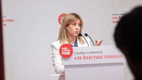 La portavoz del grupo socialista en las Cortes regionales, Ana Isabel Abeng&oacute;zar