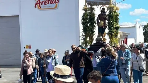Acompa&ntilde;ando al Santo