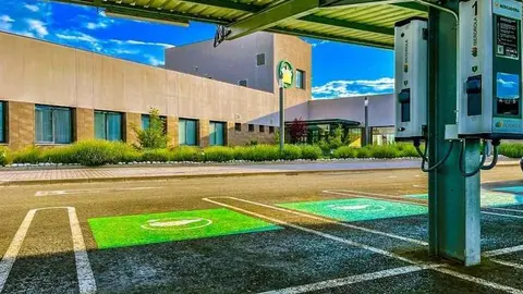 Puntos de recarga de Iberdrola en un Mercadona