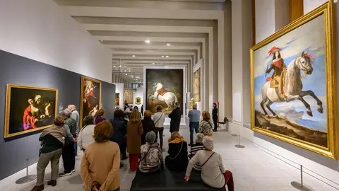 Visitantes en la Galer&iacute;a de las Colecciones Reales 