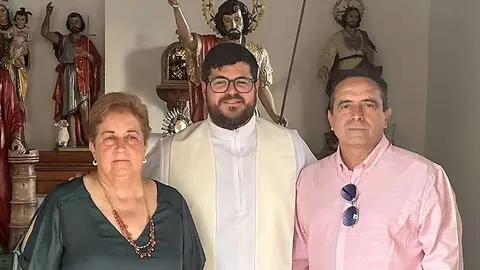 Autoridades, ante la imagen del patr&oacute;n, ayer tarde