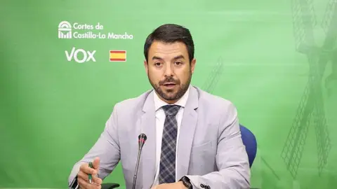 El portavoz del Grupo Parlamentario Vox en las Cortes de Castilla-La Mancha, Iv&aacute;n S&aacute;nchez