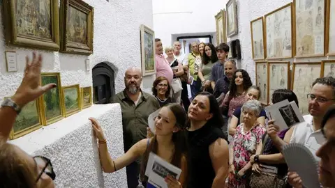 En uno de los lugares que se visitan durante la noche en el museo