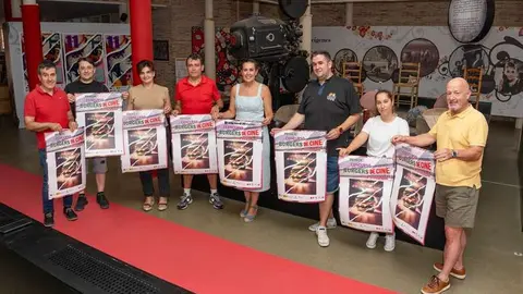 Foto de presentaci&oacute;n del primer concurso de burgers de cine