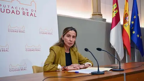La vicepresidenta primera de la Diputaci&oacute;n, Milagros Calahorra