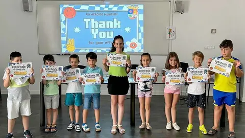 Participantes con sus diplomas en el PID almodovare&ntilde;o