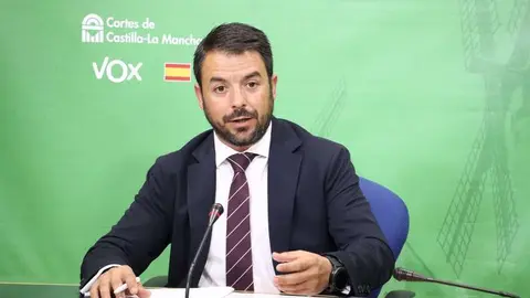 El portavoz del Grupo Parlamentario Vox en las Cortes de Castilla-La Mancha, Iv&aacute;n S&aacute;nchez